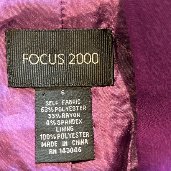 EUC Focus 2000 purple lined hidden button blazer - Picture 2 of 15